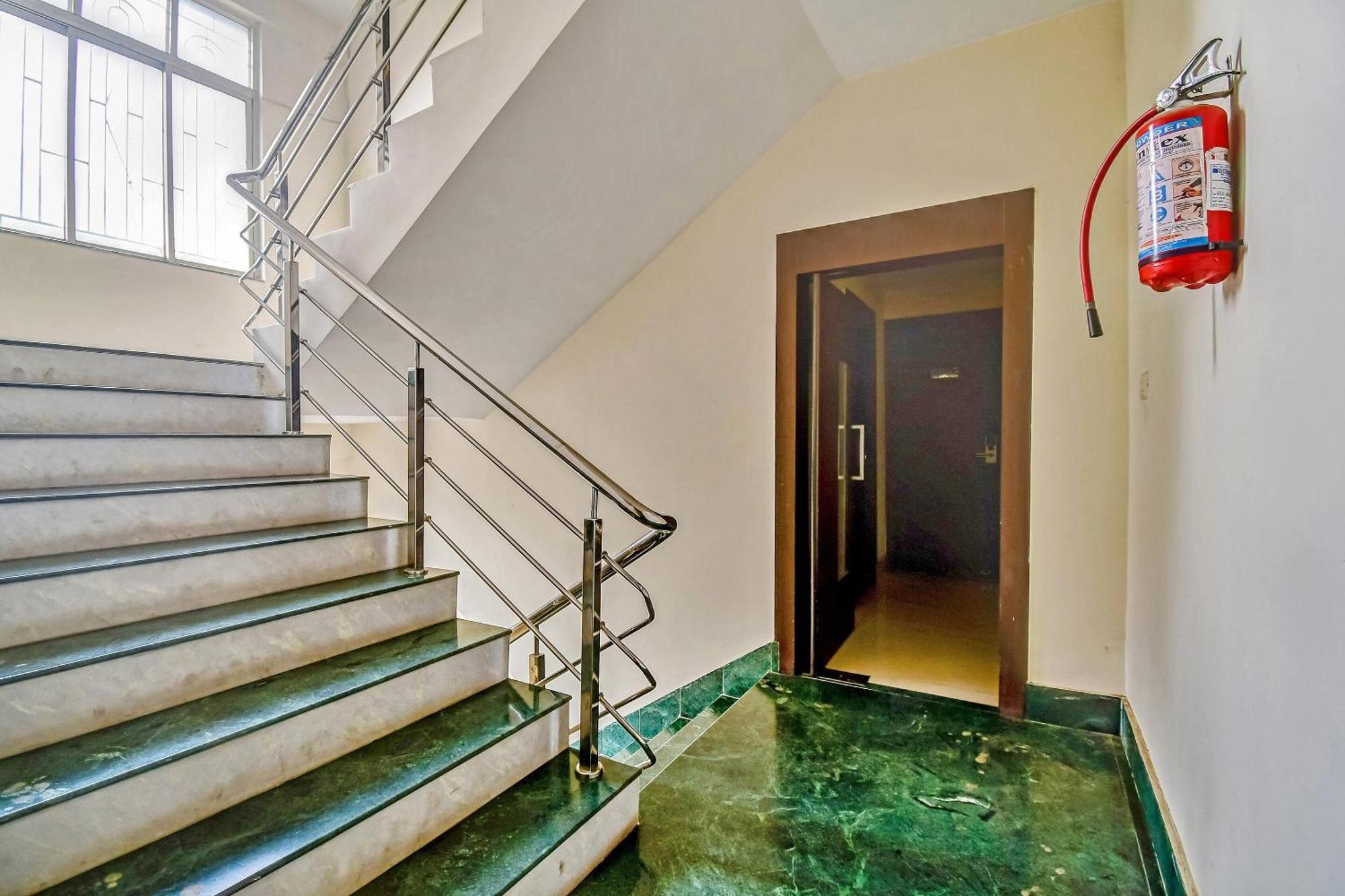 Capital O Kabita Guest House Near Acropolis Mall Kalkata Exteriér fotografie