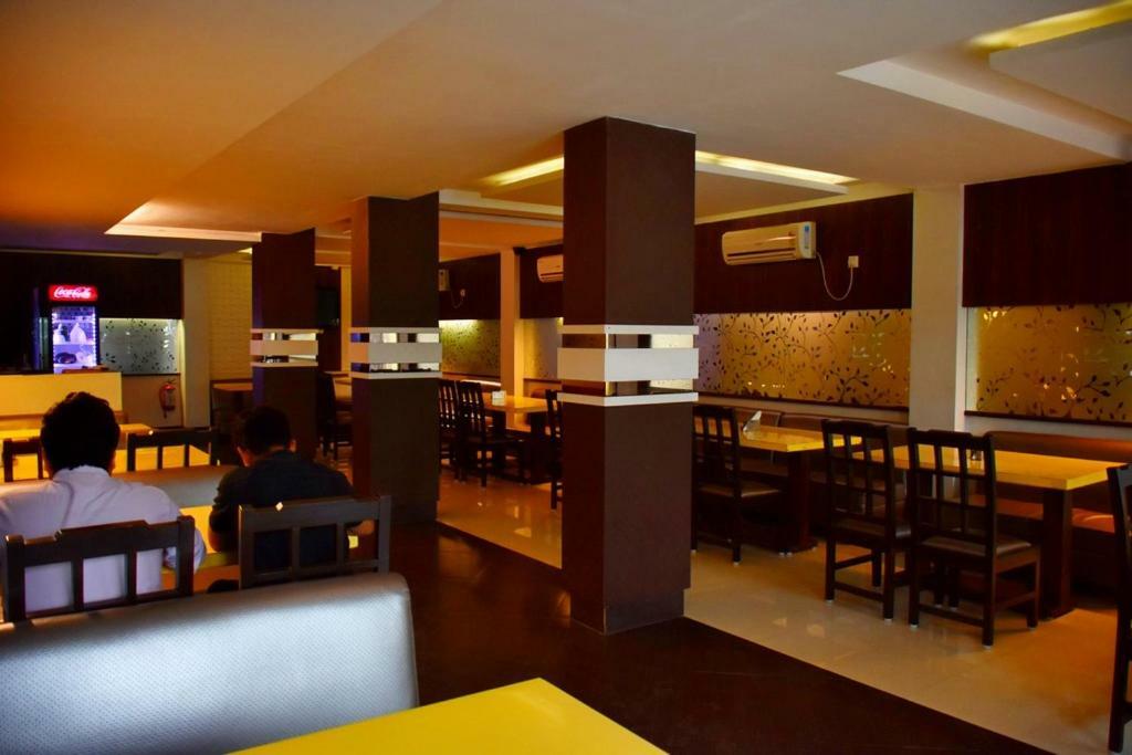 Capital O Kabita Guest House Near Acropolis Mall Kalkata Exteriér fotografie